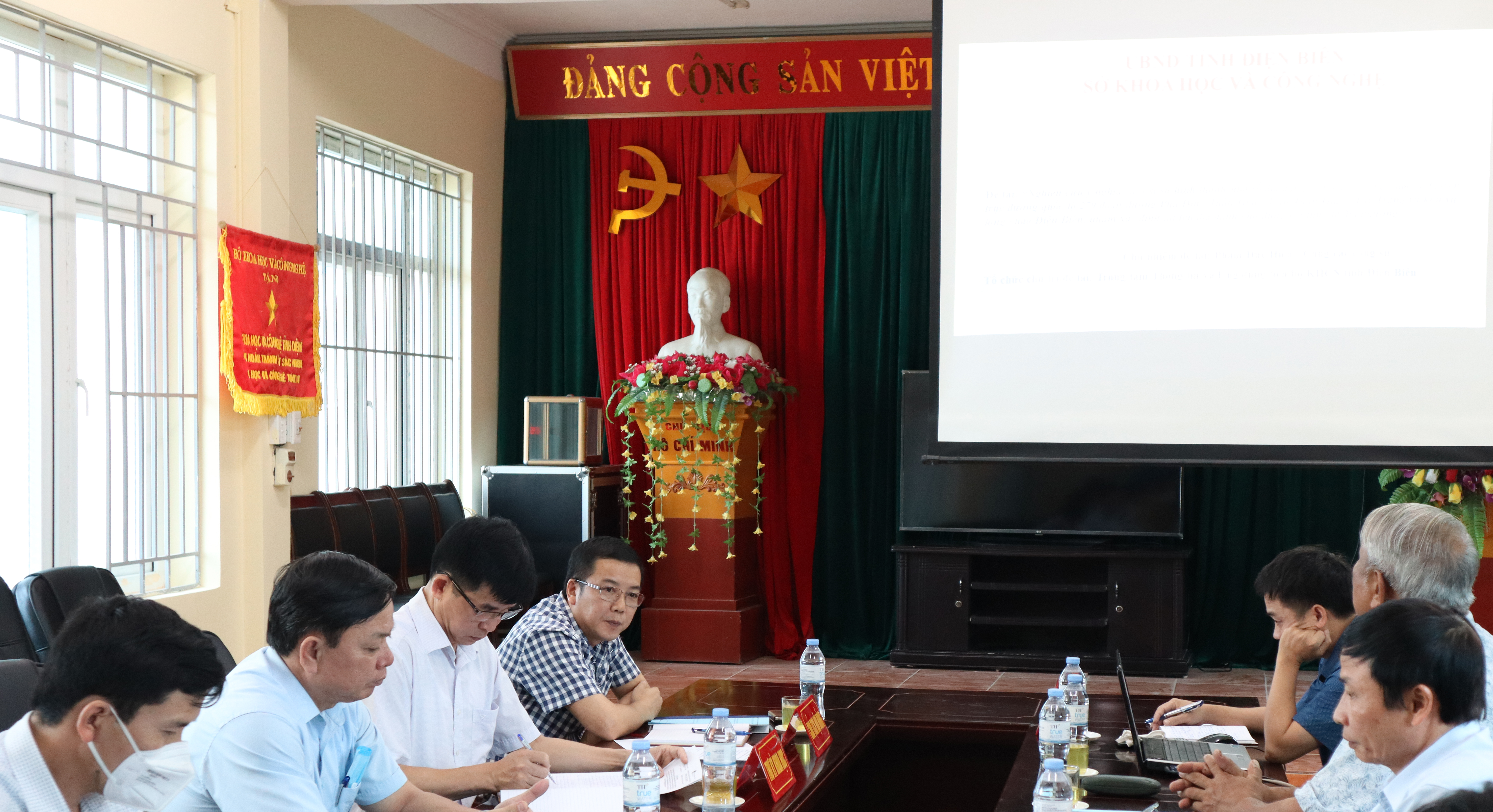   Đồng chí Nguyễn Đức Hạnh - Giám đốc Sở KH&CN đã chủ trì Hội đồng KH&CN nghiệm thu đề tài.