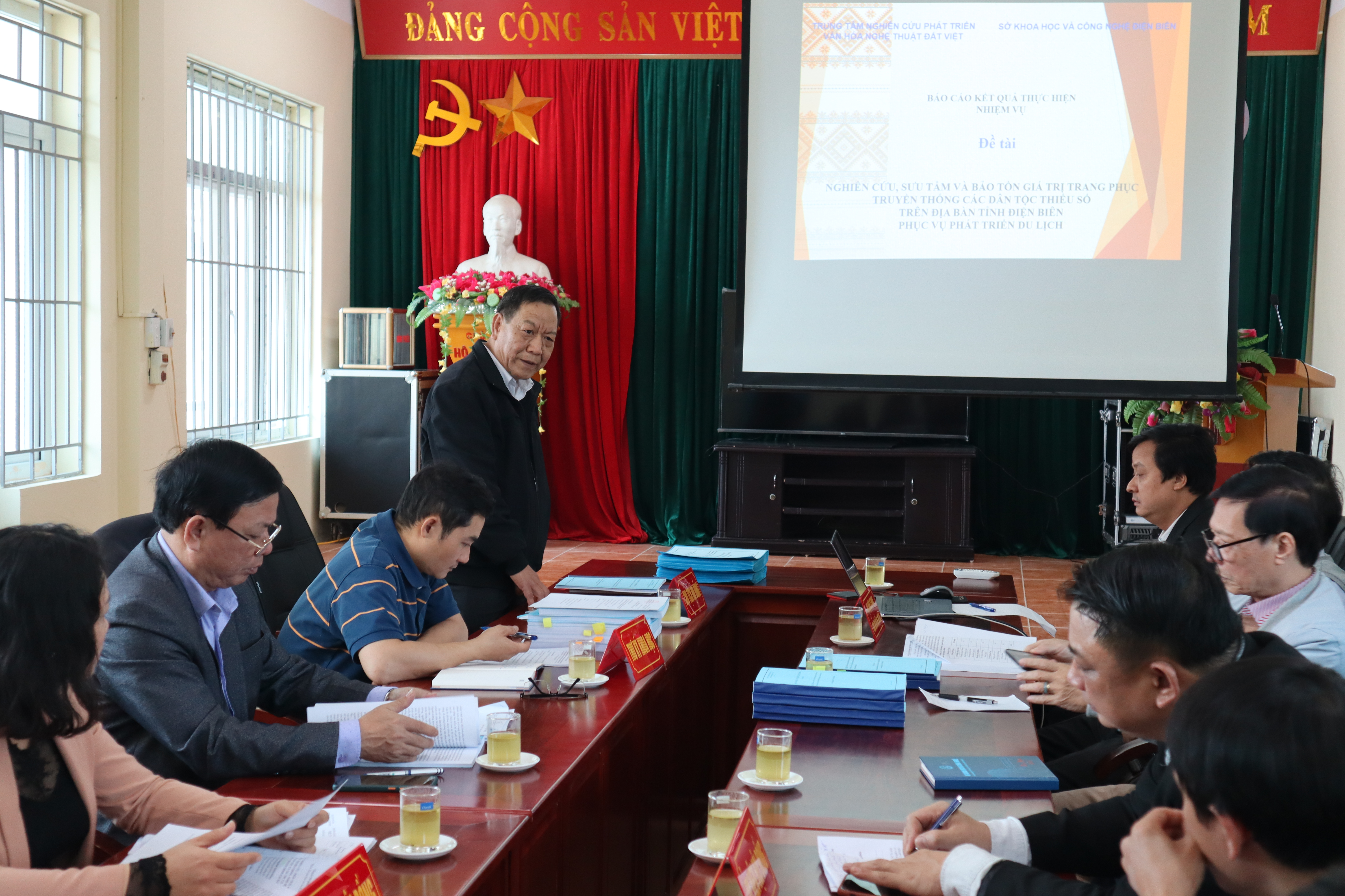 Ông Lê Văn Quang - Phó Giám đốc Sở Khoa học và Công nghệ chủ trì phiên họp